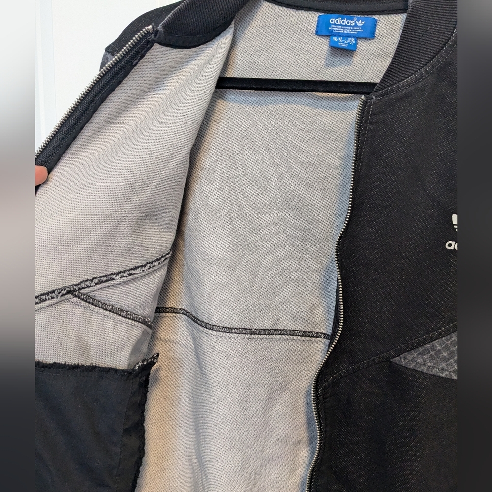 Adidas Men's unisex Black and Gray denim look jacket, XL - Picture 7 of 10